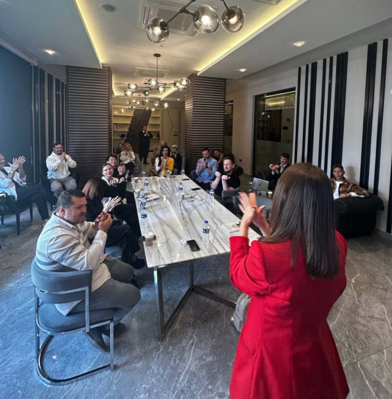 Групповая сессия — сцена и аудитория